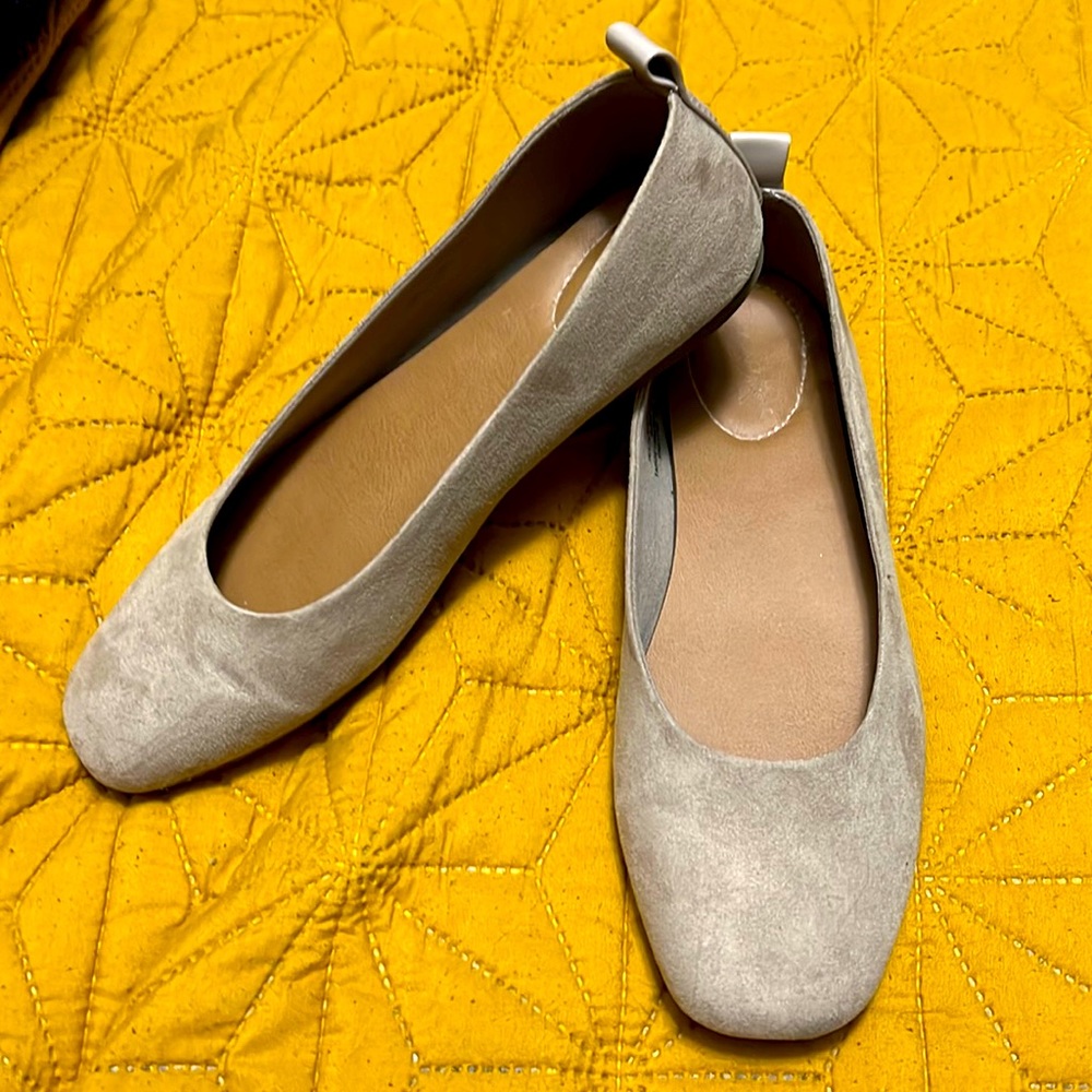 GUC Universal Thread Beige Ballet Flats 7.5